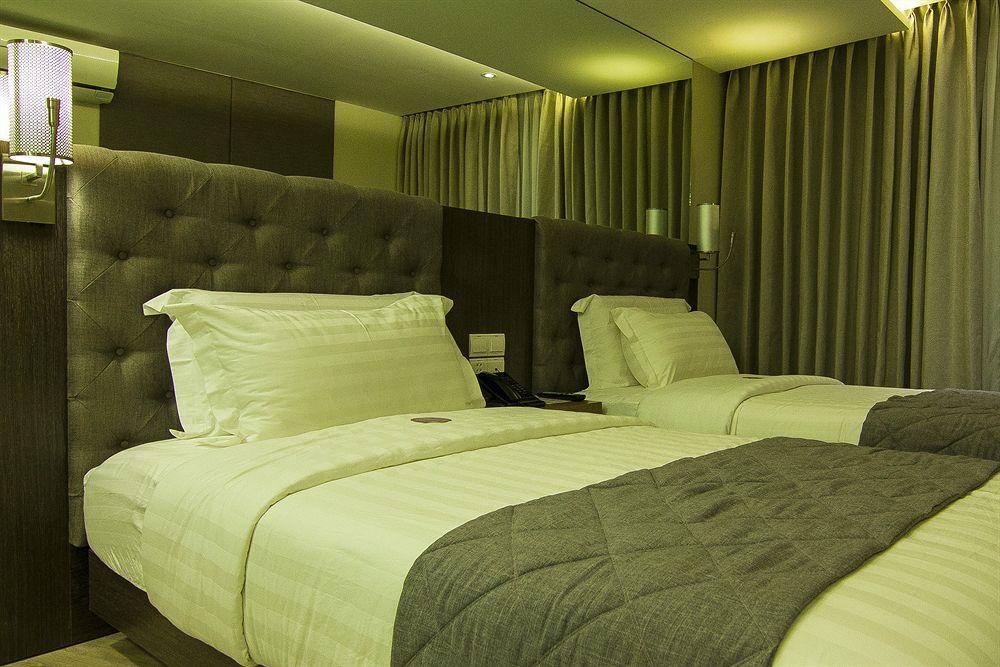 Hotel Xyz Τακλομπάν Εξωτερικό φωτογραφία