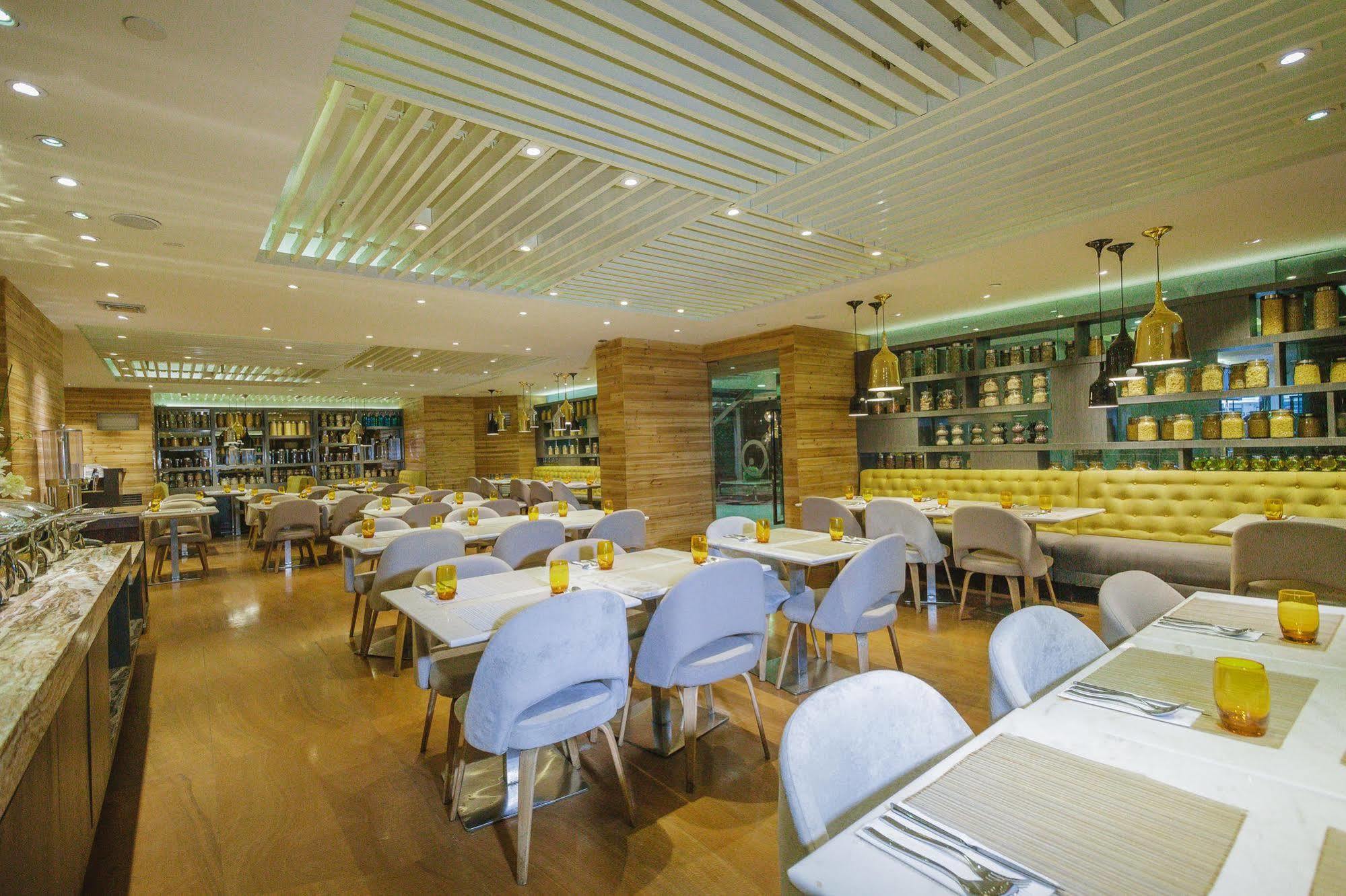 Hotel Xyz Τακλομπάν Εξωτερικό φωτογραφία