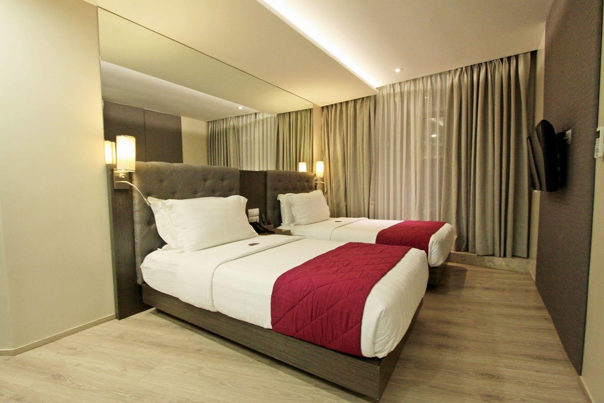 Hotel Xyz Τακλομπάν Εξωτερικό φωτογραφία