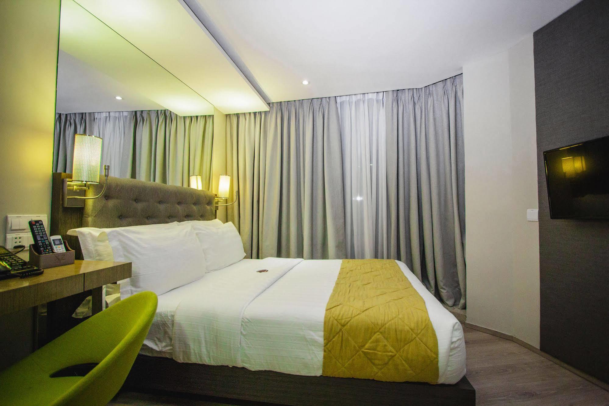 Hotel Xyz Τακλομπάν Εξωτερικό φωτογραφία